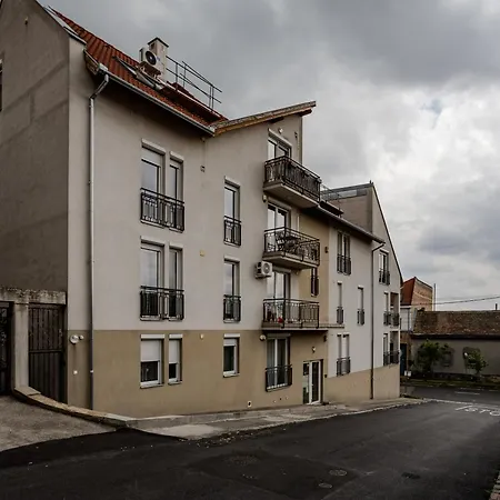 Six Corners - Mystic Corner Apartament