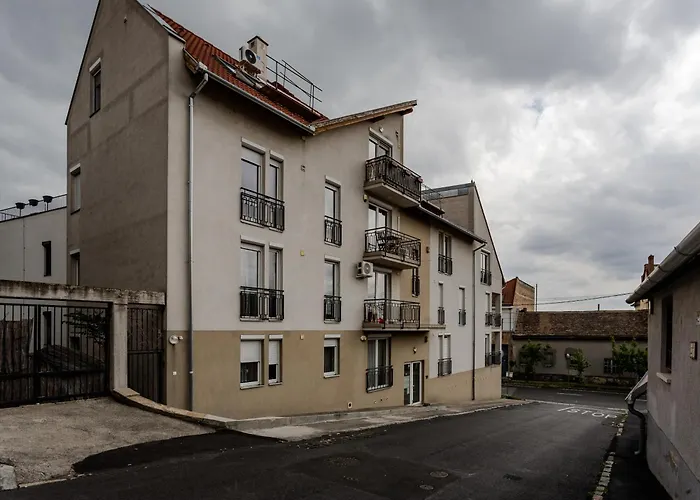 Six Corners - Mystic Corner Apartament
